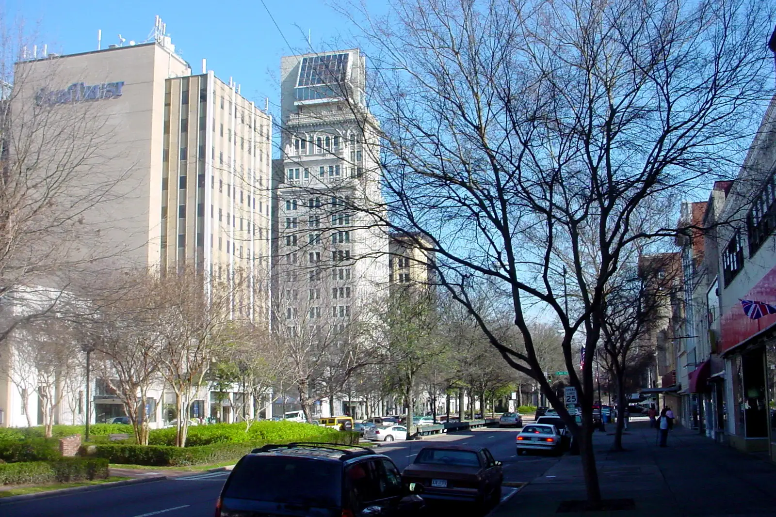Broad Street in downtown Augusta, with the Lamar Building tower at center.